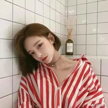 站起来的女孩